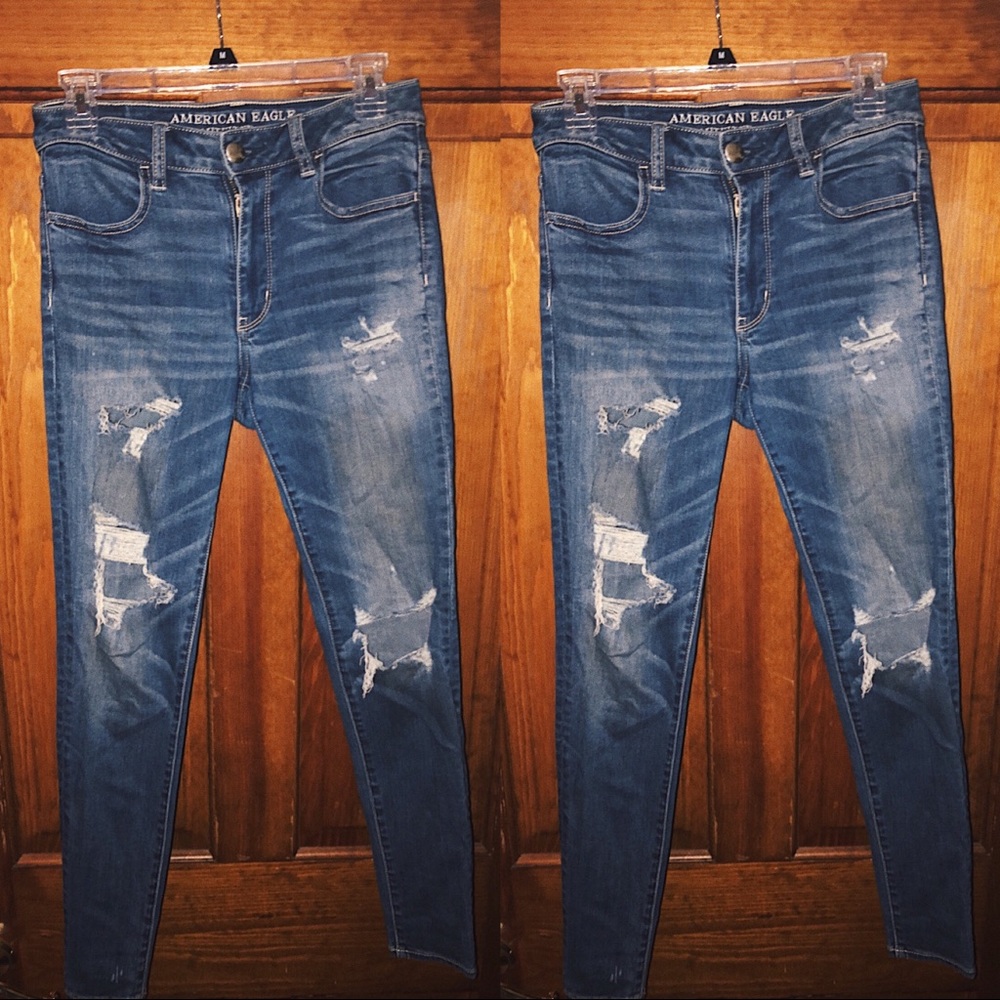 AMERICAN EAGLE RIPPED HIGH RISE JEGGINGS!!